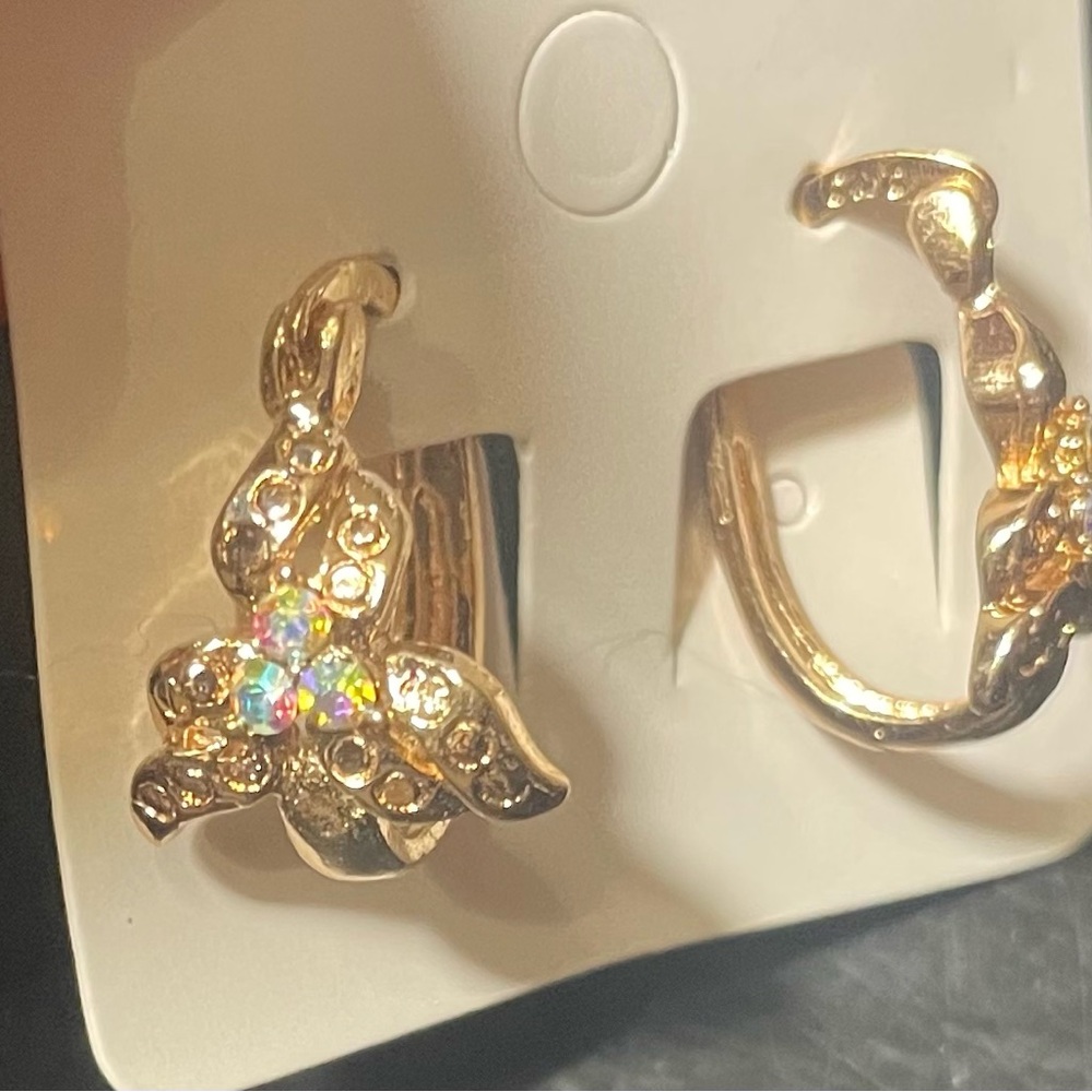 Elegant Gold Floral Earrings